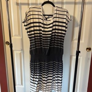 White House Black Market, NWOT dress in blue and white, size XLP